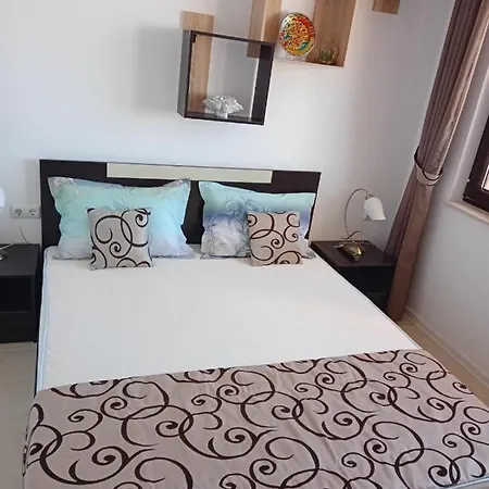 アパート Paradise каваци *