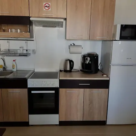 アパート Paradise каваци *